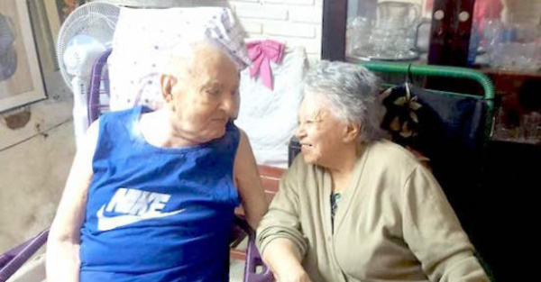 Abuelitos festejaron ¡69 años de casados!