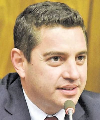 Los diputados siguen poniendo trabas a la información pública - Política - ABC Color