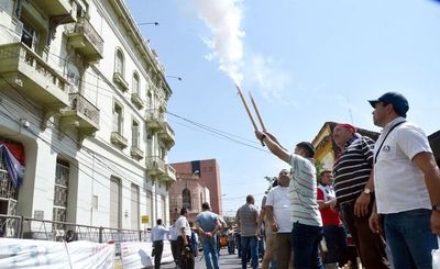 Pese a pedir austeridad, Viceministro defiende “extra” de G. 4 millones en Hacienda - Nacionales - ABC Color