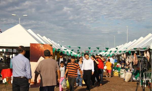 Inició la gran feria agropecuaria “Año Paha con sabor a campo” en la Costanera de Asunción | .::Agencia IP::.