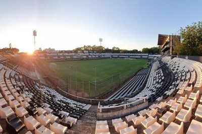 Dirigencia de Olimpia cuestiona que los clásicos vuelvan a Sajonia