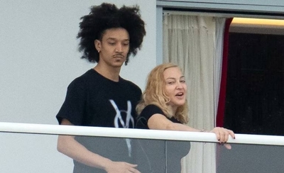 HOY / Madonna, de 61 años, 'anda' con joven de 25 y desata todo tipo de comentarios en el mundo