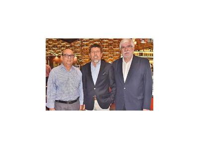 La APRI brindó con sus miembros asociados