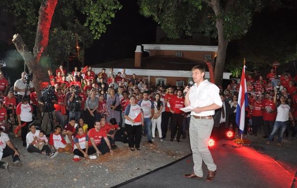 Brunetti inauguró ayer su  PC - Política - ABC Color