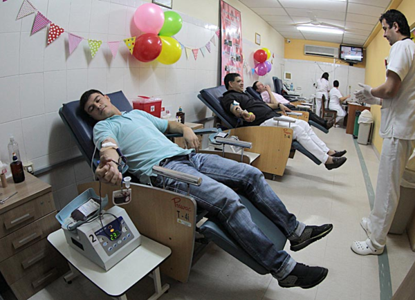 Instan a donar sangre como regalo de Navidad