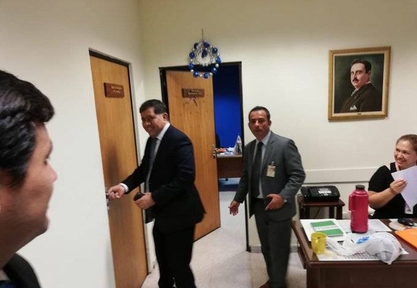 HOY / Comisión recomendará intervenir intendencia de Lambaré por malversación