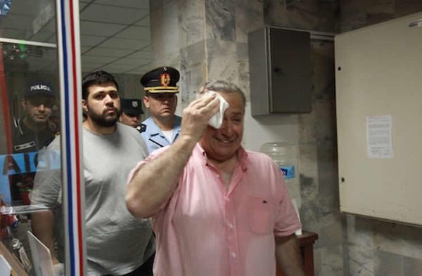 Suspenden audiencia preliminar para exsenador González Daher y su hijo