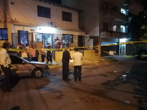 Un señor murió en su vereda tras discutir con su familia