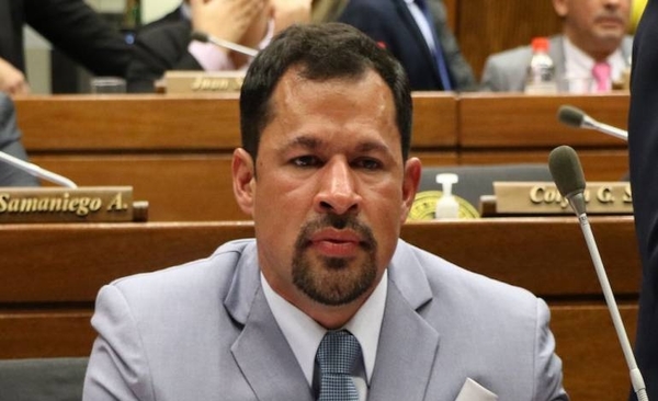 HOY / Diputados debaten la expulsión de Ulises Quintana