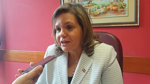 Lilian se ratifica en denuncia y asegura que el Canciller miente
