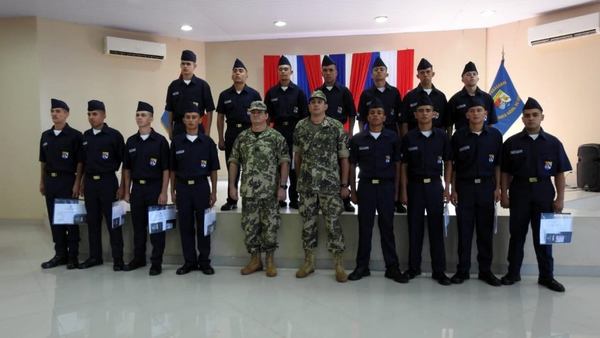 CEREMONIA DE LICENCIAMIENTO DE CONSCRIPTOS EN EL ÁREA NAVAL ITAPÚA