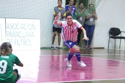 Sublime golazo de Paola Brítez en la clasificación de la Albirroja