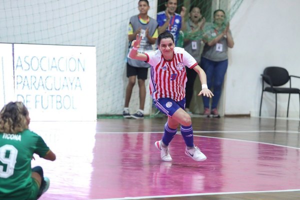Sublime golazo de Paola Brítez en la clasificación de la Albirroja