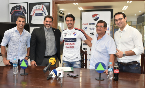 HOY / Cristian Riveros, nuevo jugador de la Academia