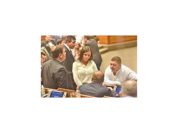Diputados aprueban la intervención de la Comuna lambareña