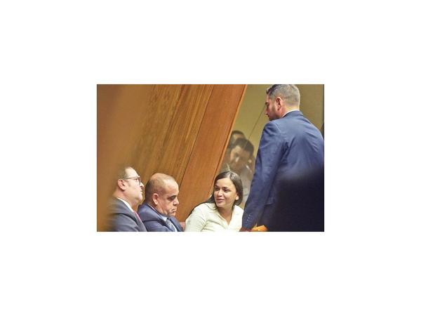 Remoción de Ulises se complica y depende del cuórum