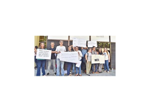 Científicos denuncian que Conacyt está paralizado