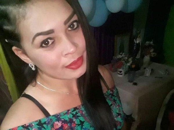 Una joven madre es asesinada de cinco balazos en su propia vivienda