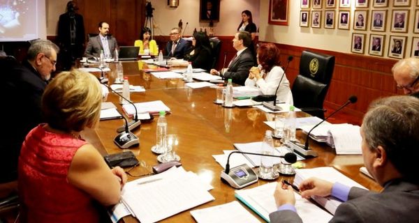 PJ no tendrá asueto los días 24 y 31 - Judiciales y Policiales - ABC Color
