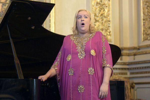 La artista transexual que brilla en el Teatro Colón