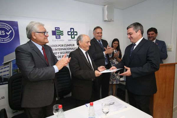 Sello internacional a sanatorios locales