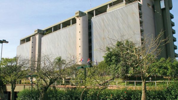 BCP gasta G. 3.940 millones para equipos informáticos y de aire