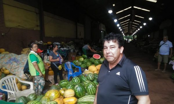 Feriantes atenderán desde el domingo por fiestas de fin de año