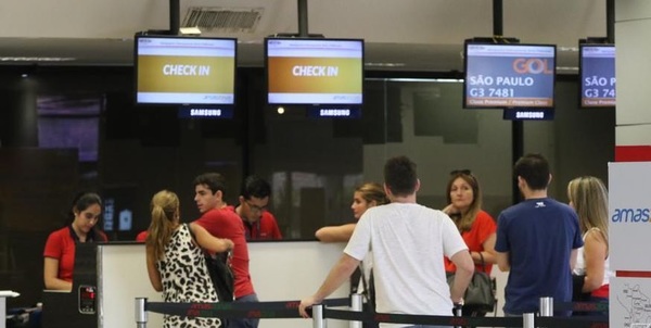 Se puede viajar sin libreta de vacunación, pero en destino exigirán la presentación, aclara Salud Pública