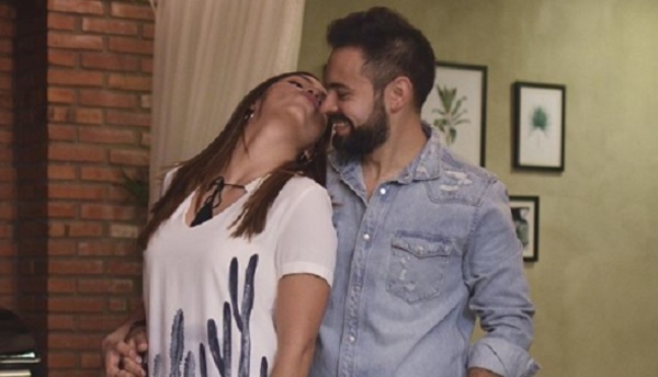 La emoción de Silvia Romero ante la ecografía de su bebé