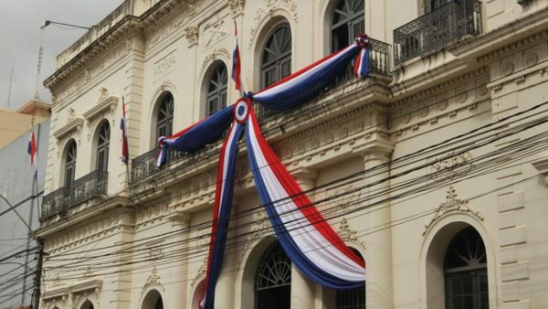 Entran hurreros, salen diplomáticos