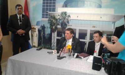 Llano sostiene que Efraín debe responder por deuda de G. 38.000 millones en el PLRA - Nacionales - ABC Color
