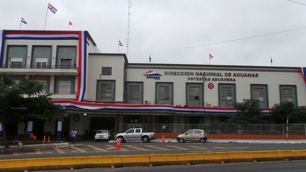 Administraciones aduaneras del país trabajarán este sábado para “mejorar metas presupuestarias” - ADN Paraguayo