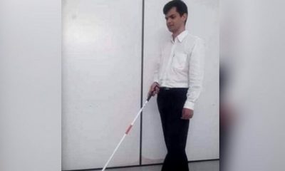 Joven no vidente se gradúa de abogado
