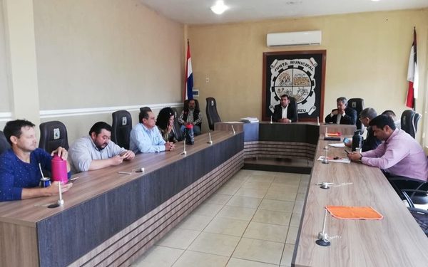 Aprueban compra de «ómnibus de oro» en Minga Guazú