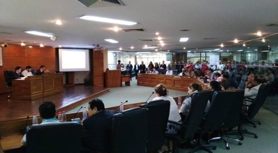 HOY / Alta corrupción de su primer  anillo jaquea a Mario: piden  intervención de la comuna