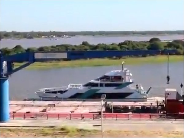 Ferry realiza su primer viaje desde Asunción a Villa Hayes