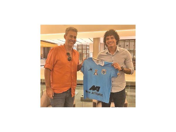 Nery rumbo a Perú y Adam no se mueve