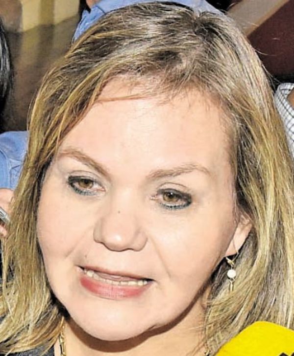 Lilian pide a Contraloría investigar al canciller - Política - ABC Color