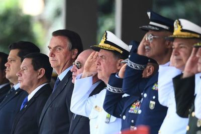 Bolsonaro anuncia ley para legalizar la minería