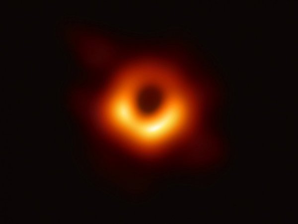 Primera imagen de un agujero negro es el "descubrimiento del año"