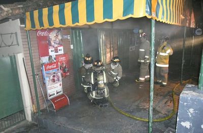 Se incendia pequeño depósito en Loma Pytã - Nacionales - ABC Color