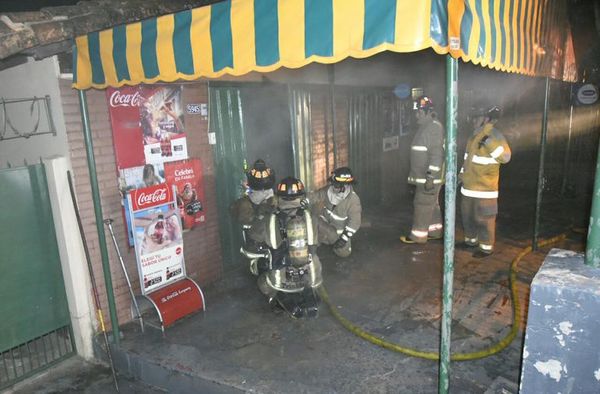 Se incendia pequeño depósito en Loma Pytã - Nacionales - ABC Color