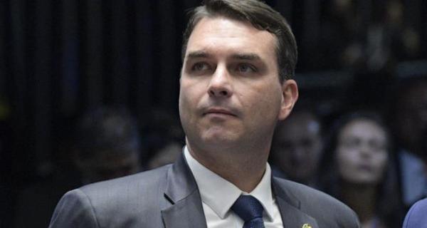 Hijo de Bolsonaro niega acusaciones de corrupción y denuncia “persecución” política | .::Agencia IP::.
