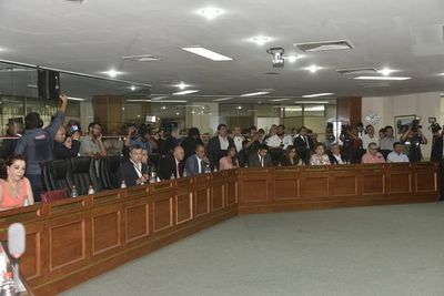 Sesionarán esta noche para elegir a un nuevo intendente  - Nacionales - ABC Color