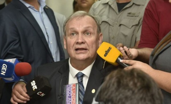 Mario Ferreiro presenta renuncia a la intendencia de Asunción