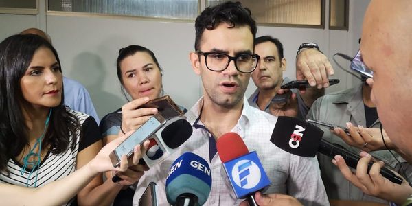 Buongermini: “Es un disparate tumbar una autoridad electa”
