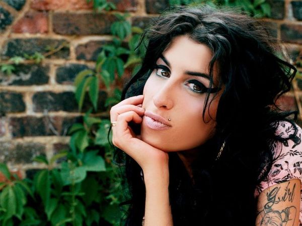 El Museo de los Grammy exhibirá el legado de Amy Winehouse  - Cultura - ABC Color