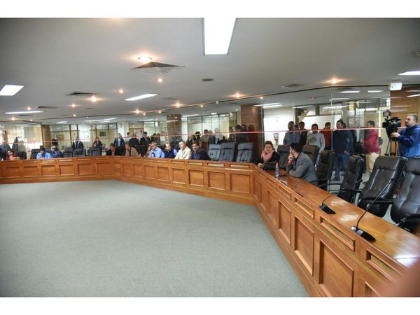 Concejales analizarán esta noche la renuncia de Mario Ferreiro