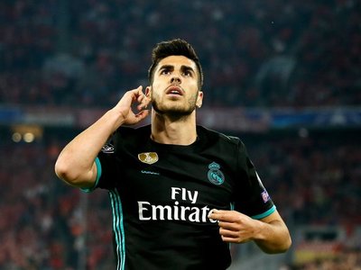 Marco Asensio comienza a tocar balón cinco meses después de su operación