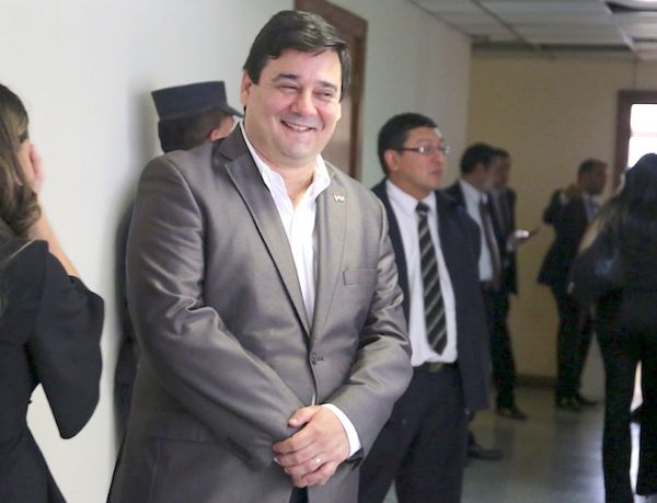 Buzarquis: Renuncia de Ferreiro no debe impedir investigación